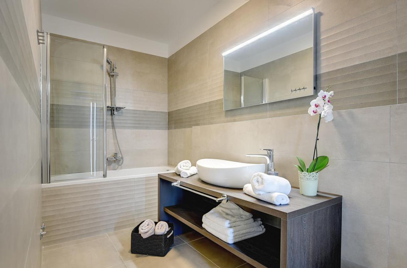 Villa Ula In Pula With Heated Pool And Sauna Dış mekan fotoğraf