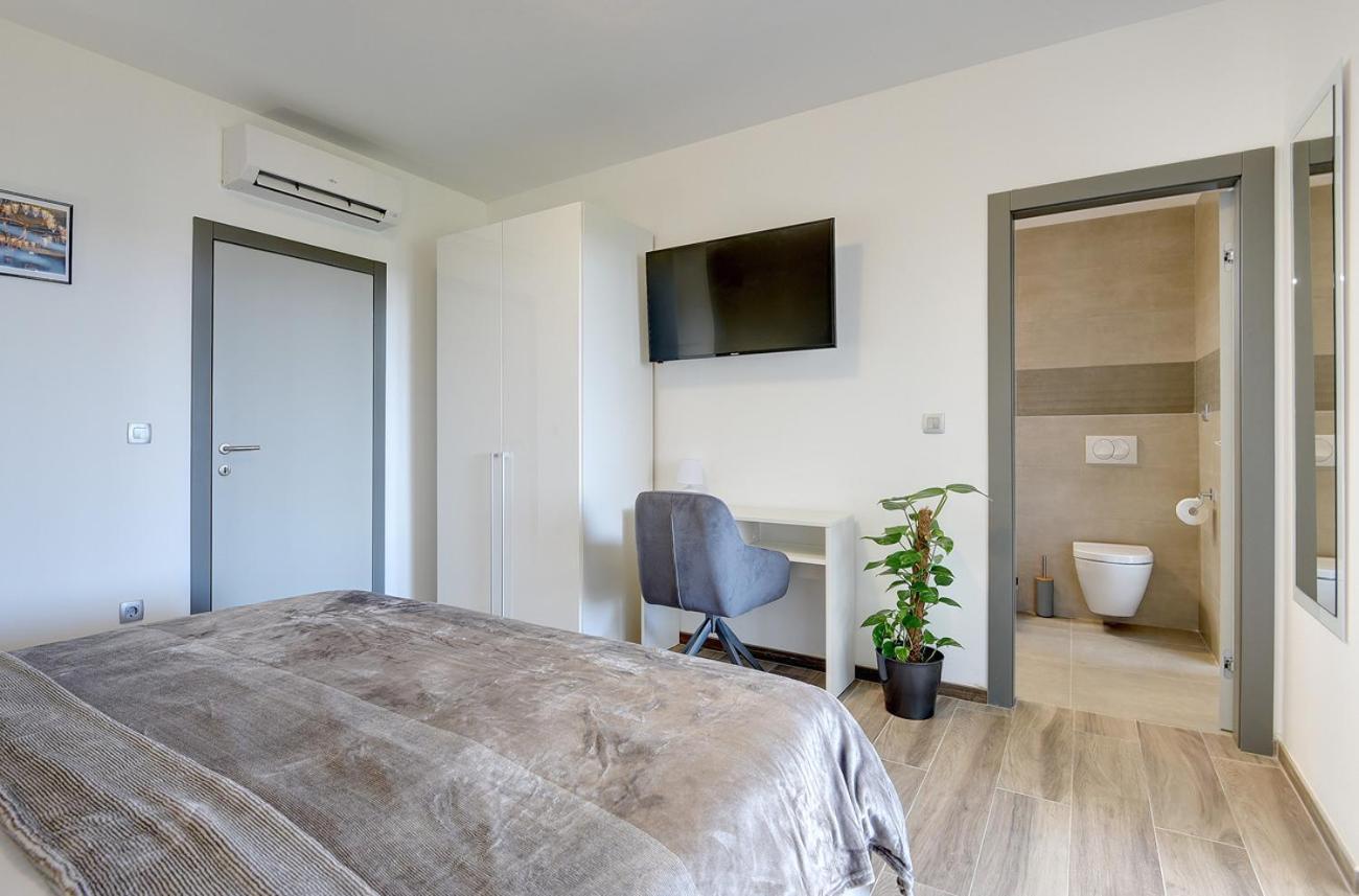 Villa Ula In Pula With Heated Pool And Sauna Dış mekan fotoğraf