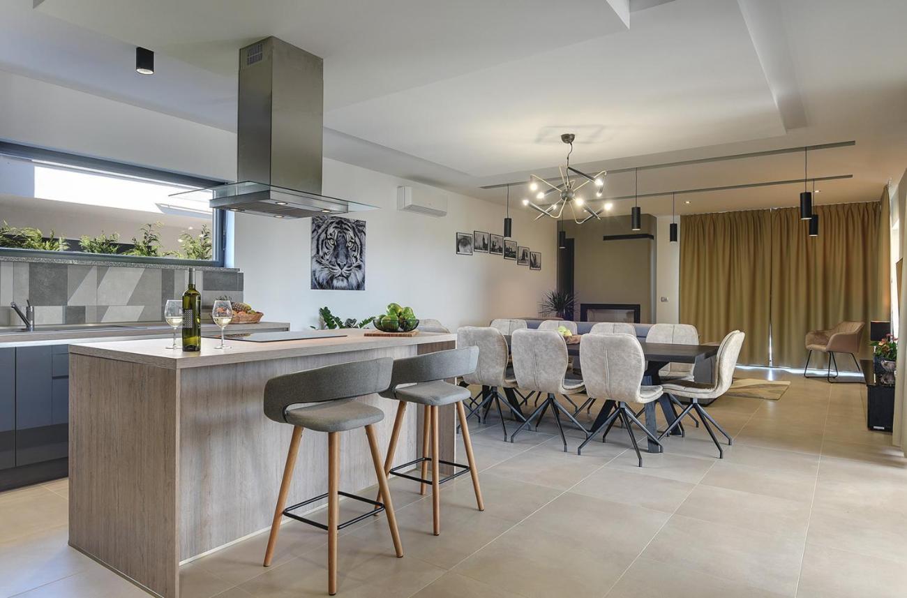 Villa Ula In Pula With Heated Pool And Sauna Dış mekan fotoğraf