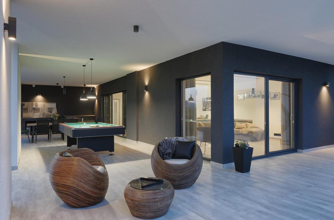 Villa Ula In Pula With Heated Pool And Sauna Dış mekan fotoğraf